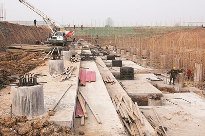 淮北港孙疃码头建设提速 工程稳步推进，明年底前有望竣工投用
